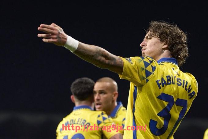 ag9游会-英超引援西甲球员的转会案例与表现评估